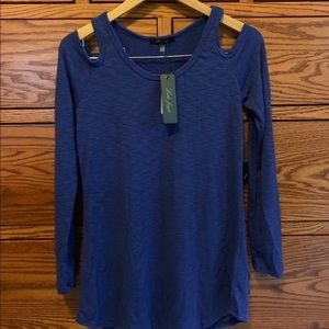 Laila Jayde cold shoulder knit top